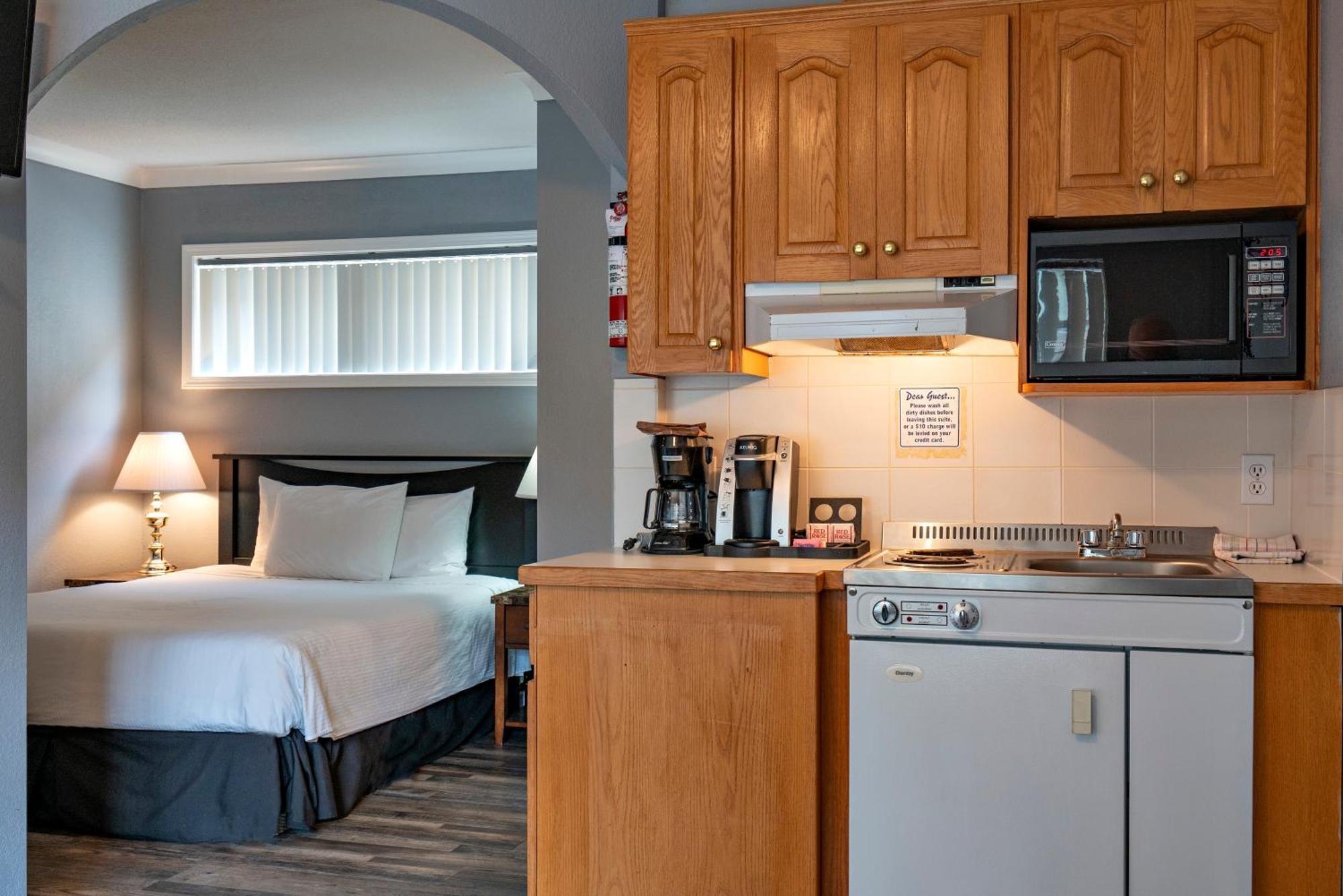 פנטיקטון Tiki Shores Inn & Suites מראה חיצוני תמונה