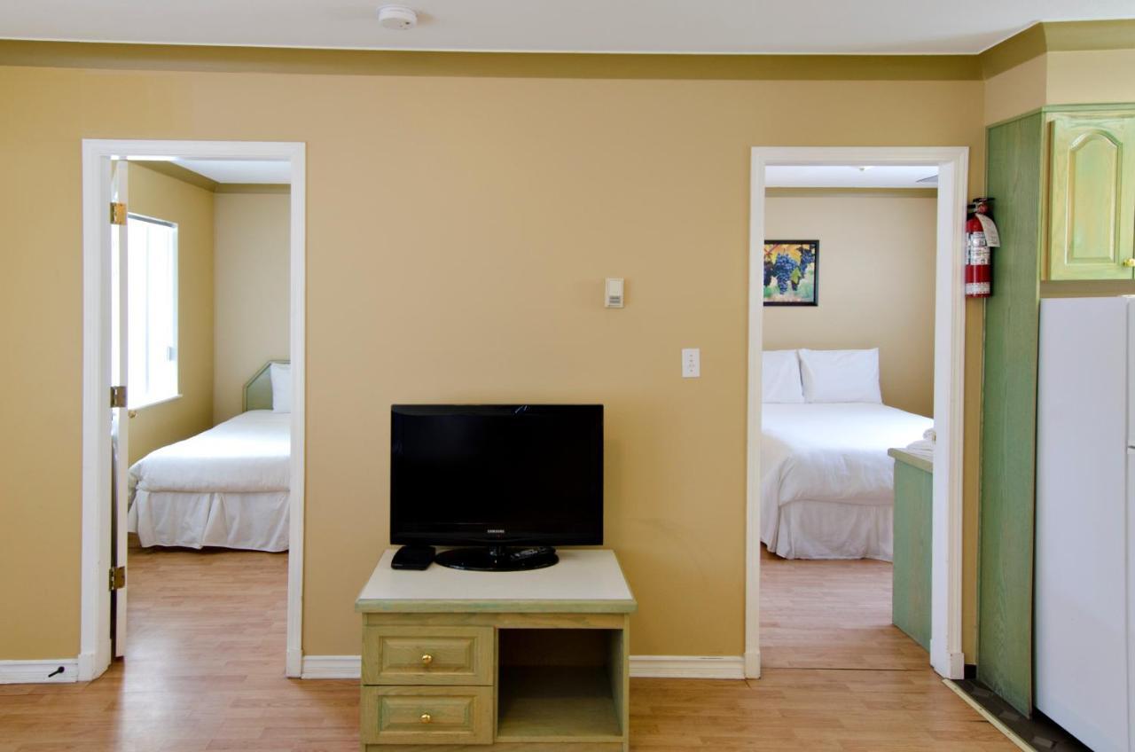 פנטיקטון Tiki Shores Inn & Suites מראה חיצוני תמונה